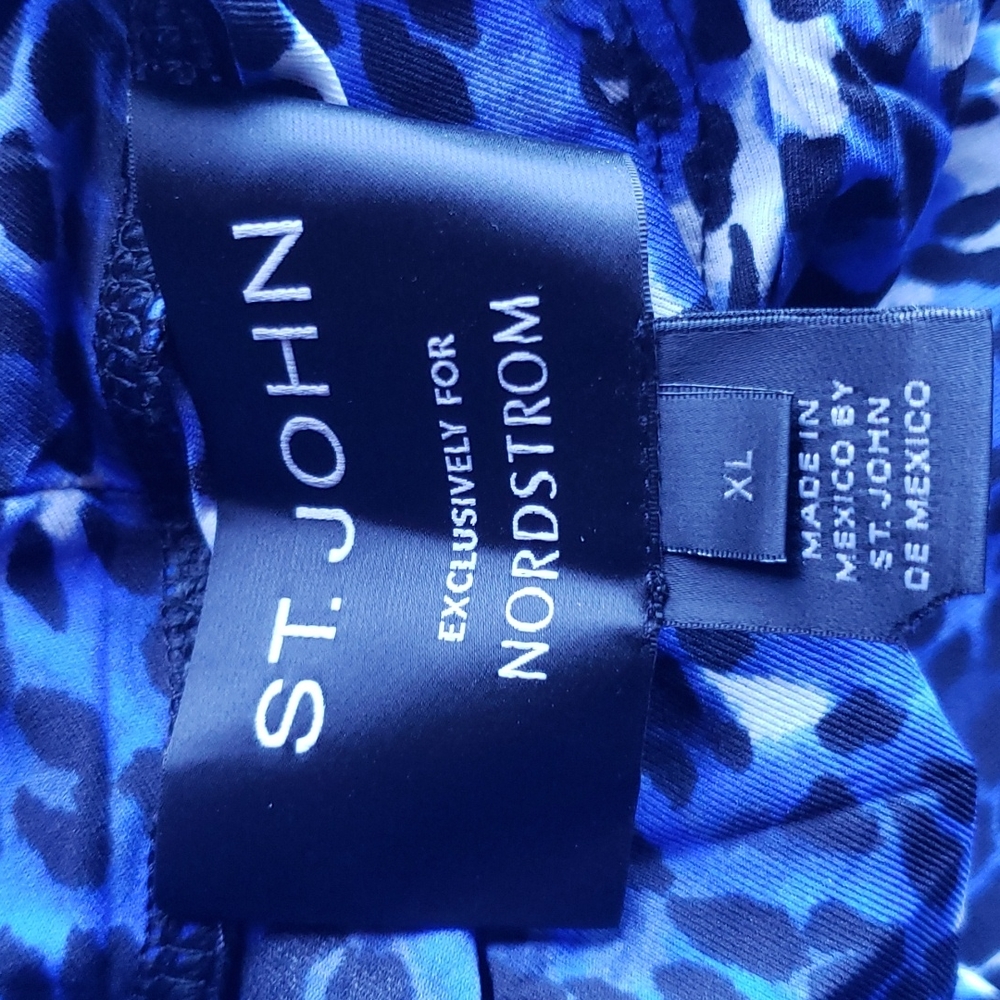 ST. JOHN Blue Leopard Print Turtleneck Top sz XL Women's - Picture 6 of 8